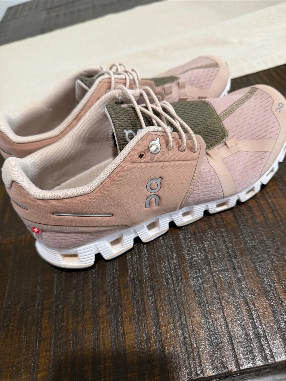 On cloud tennis shoes